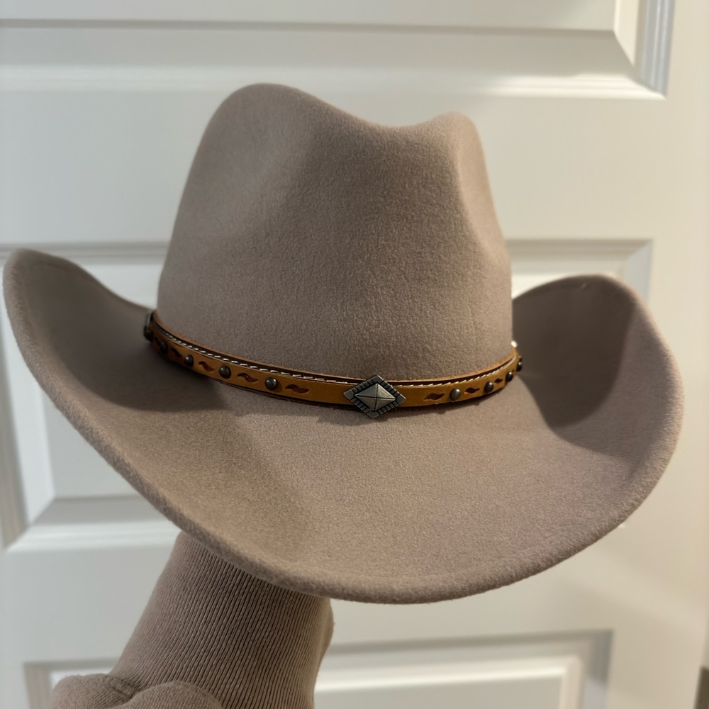 Light brown cowboy hat